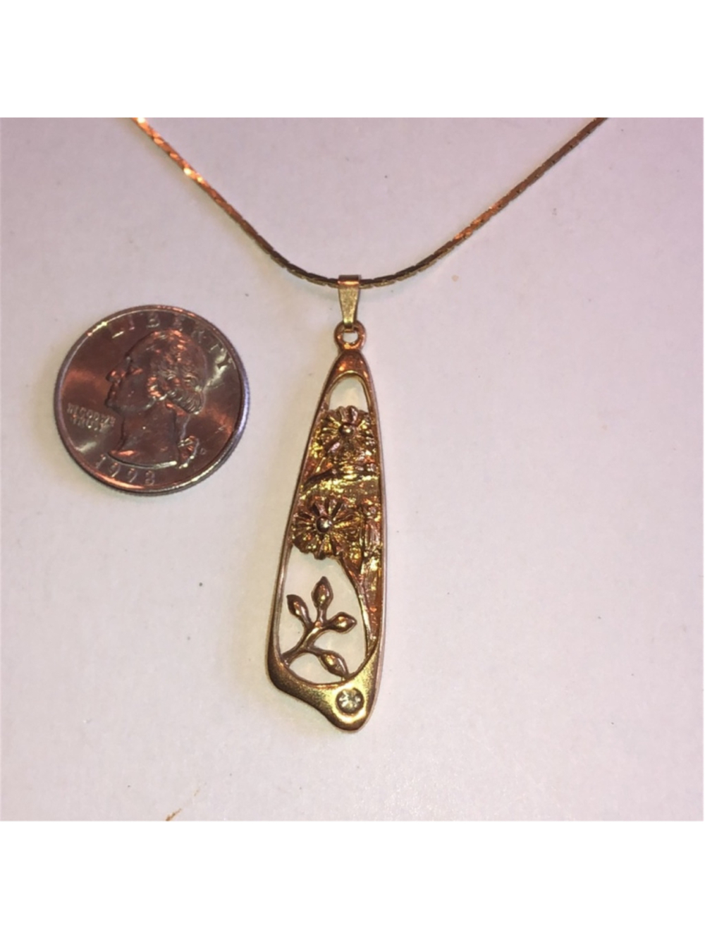 Angel Brand Signed Vintage Gold Tone Floral Pendant Necklace - Picture 5 of 8